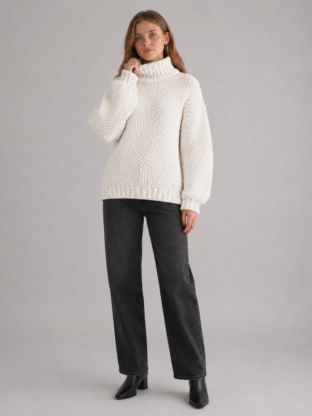 Women's Chunky Oversized Turtleneck Jumper Secondary image